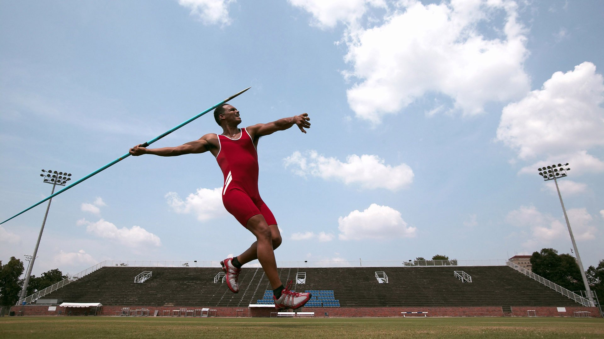 田径赛季接力项目表现引发热议，田径接力赛有哪些项目